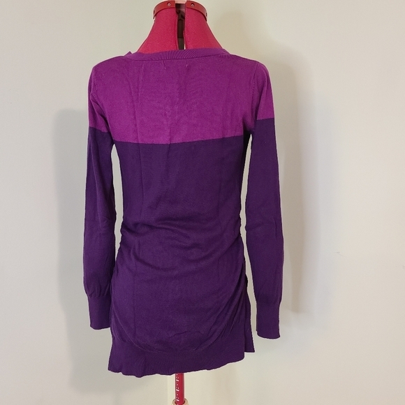 Liz Lange Maternity Purple Color Block Long Sleeve Pullover Sweater - Picture 4 of 12